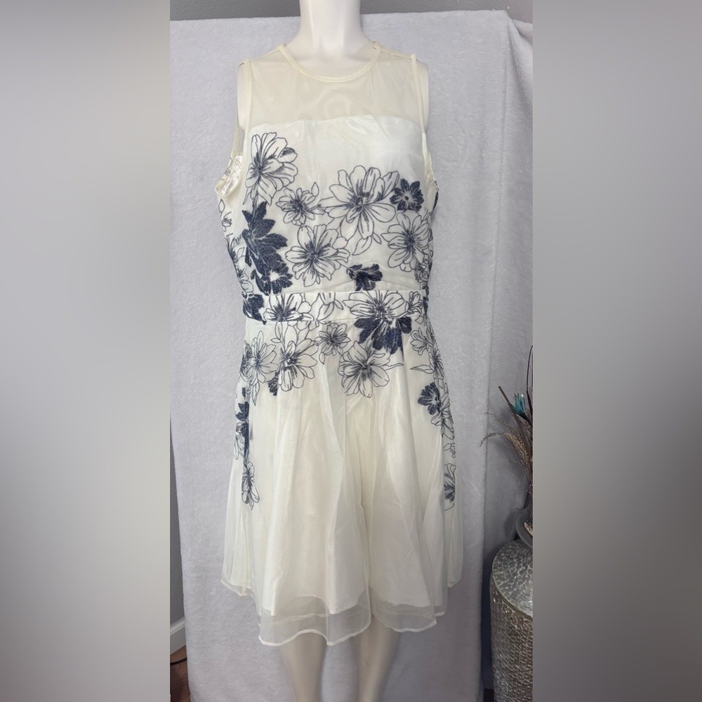 J. Taylor Floral Dress Sleeveless Party Cocktail‎ White Black Size 14